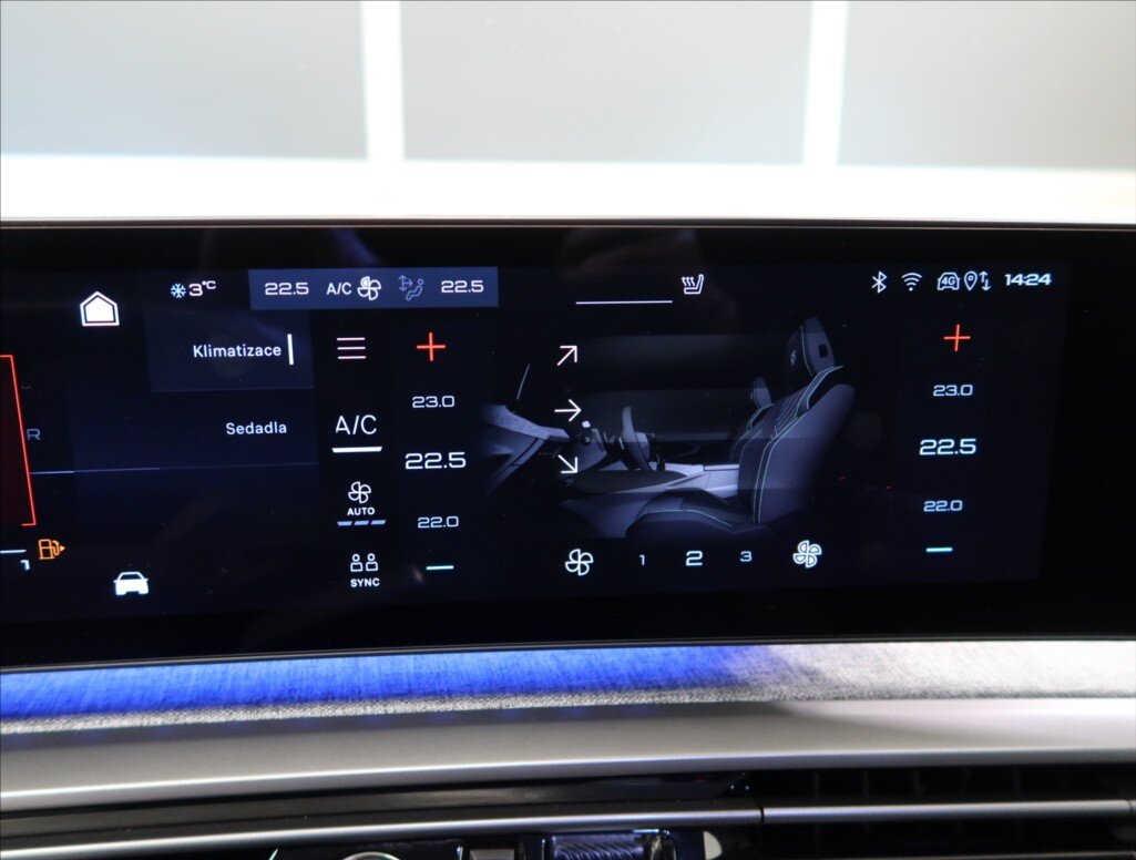 Peugeot 3008 SUV 1,2 l 100 kw