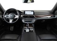 BMW Řada 7 11