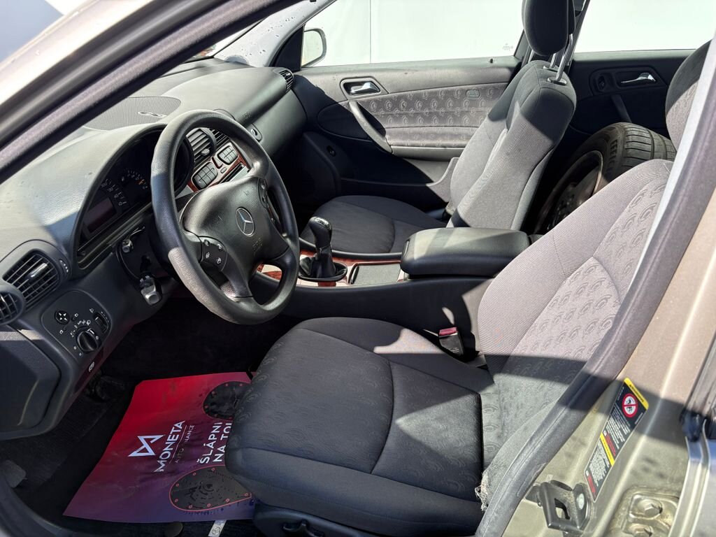 Mercedes-Benz Třídy C Sedan 1,8 l 105 kw