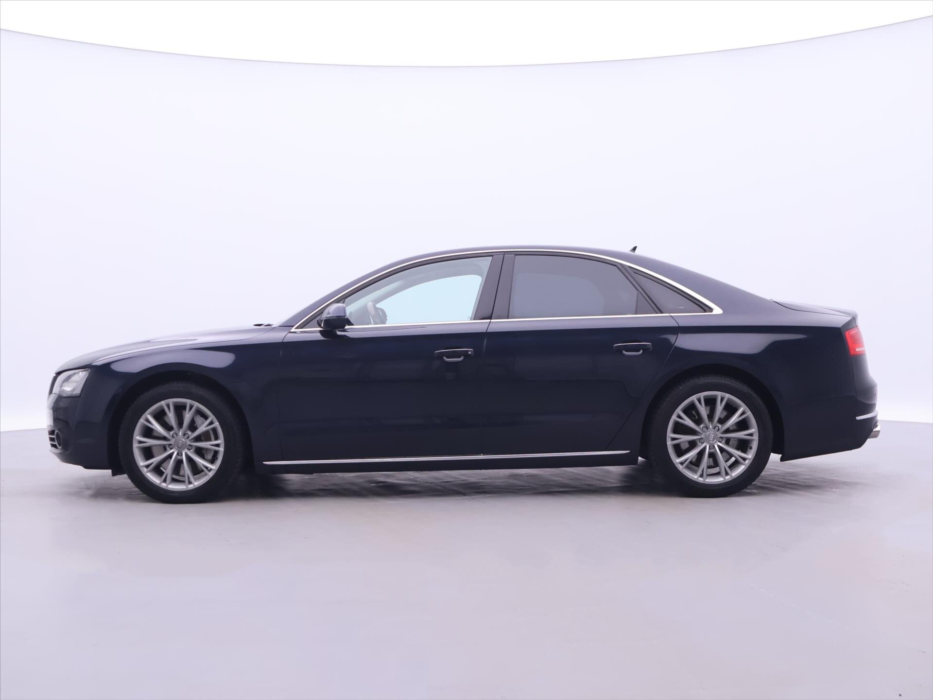 Audi A8 Sedan 4,2 l 273 kw