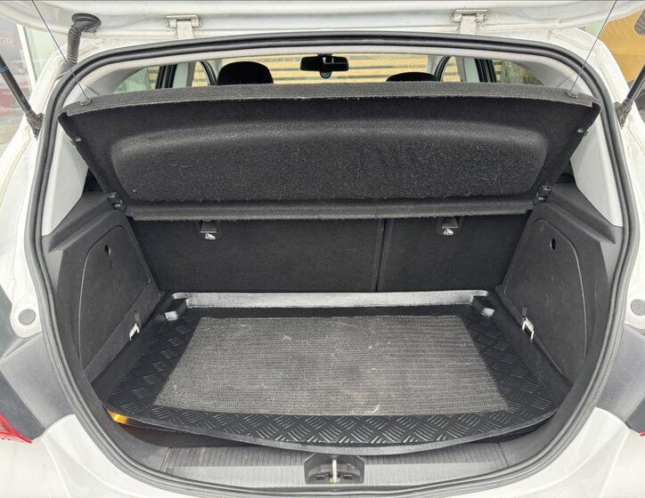 Opel Corsa Hatchback 1,2 l 51 kw