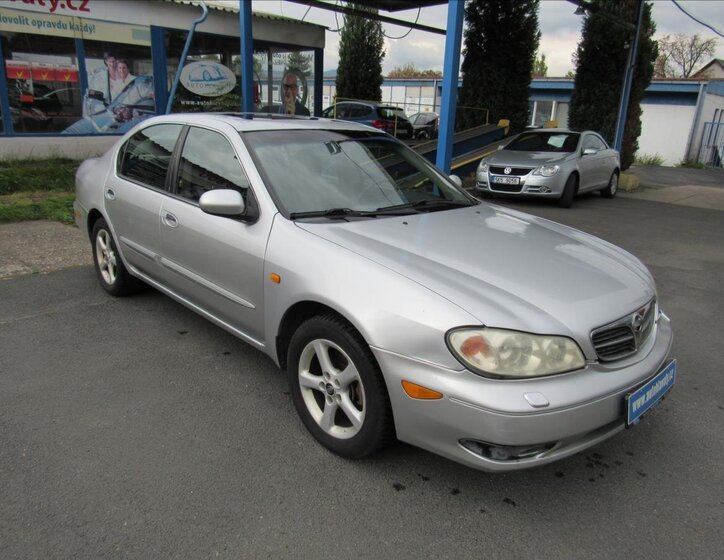 Nissan Maxima Sedan / Limuzína 2,0 l 103 kw