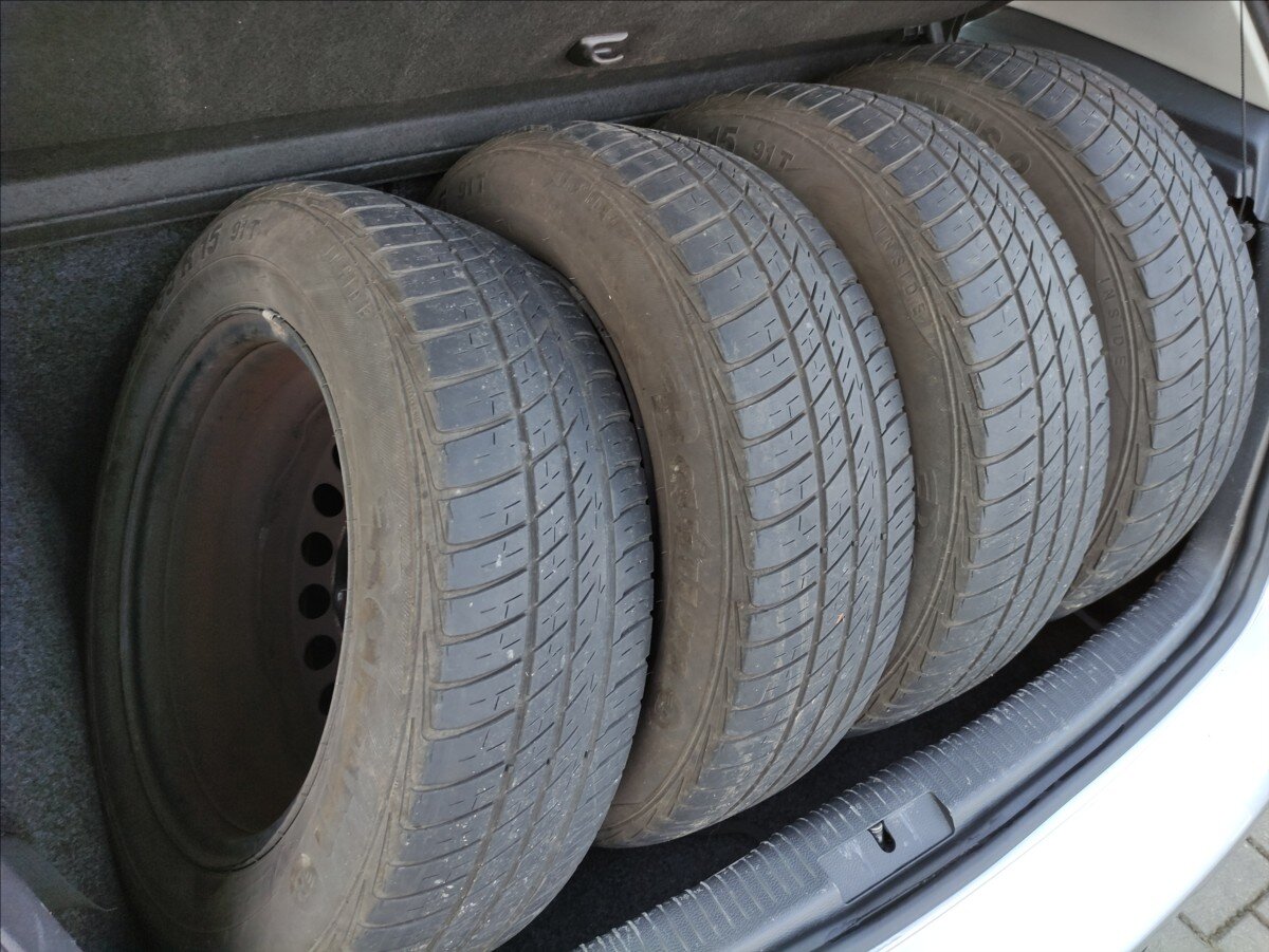 Volkswagen Golf Hatchback 1,2 l 63 kw