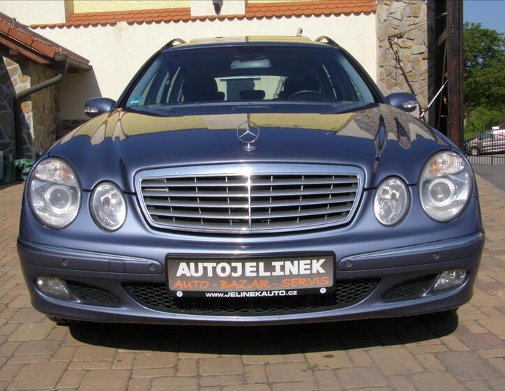 Mercedes-Benz Třídy E 8