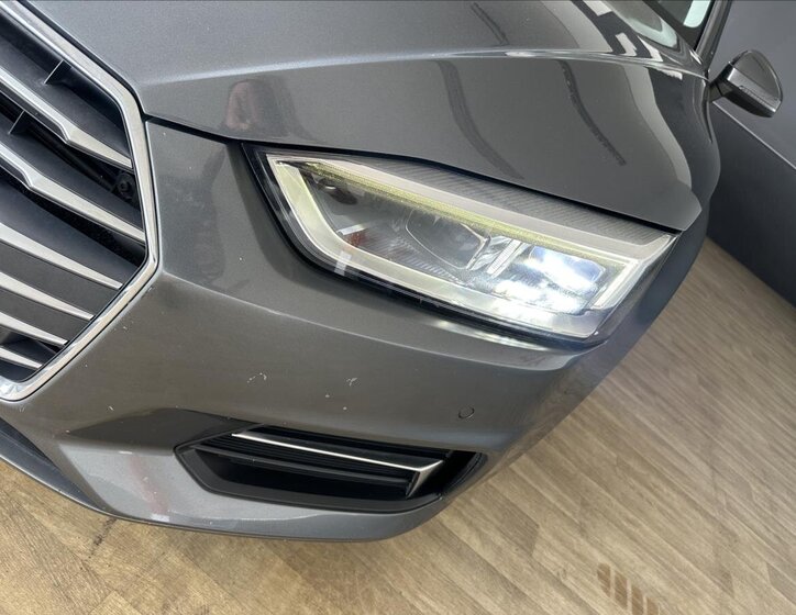 Audi A5 Sedan / Limuzína 2,0 l 140 kw