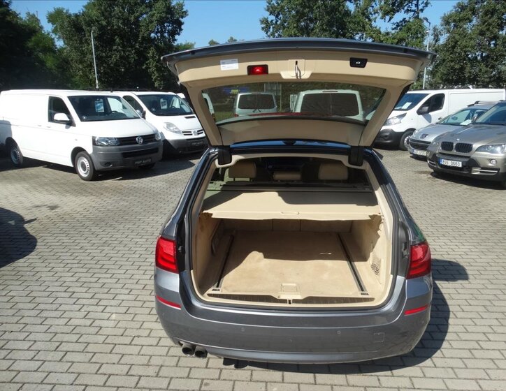 BMW Řada 5 Kombi 3,0 l 150 kw