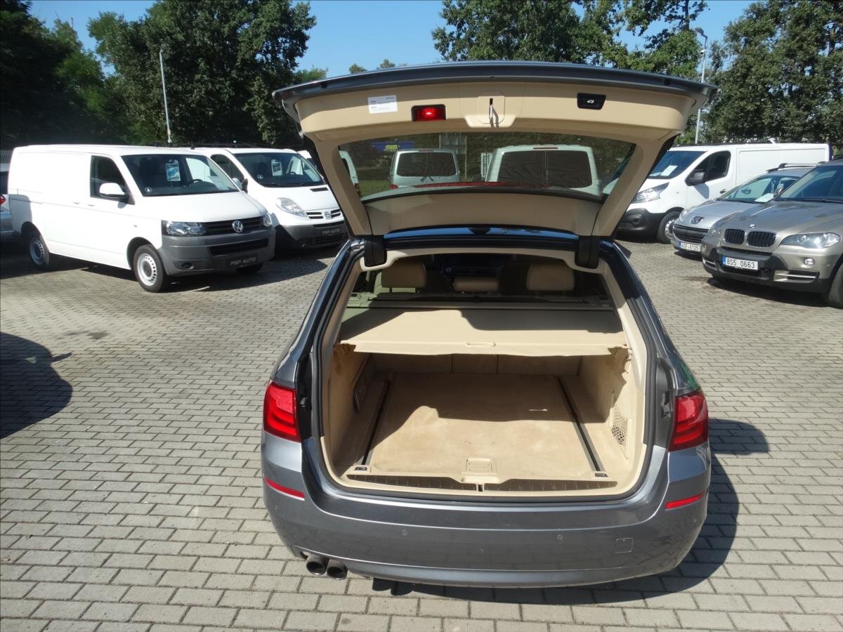 BMW Řada 5 Kombi 3,0 l 150 kw