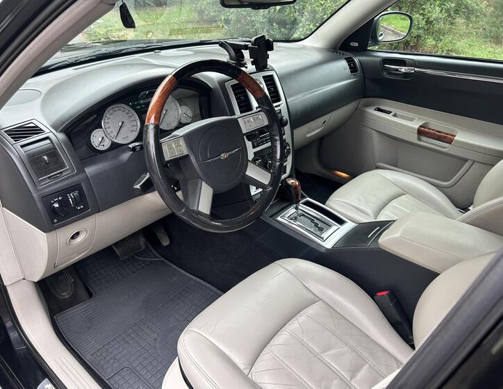 Chrysler 300C 22