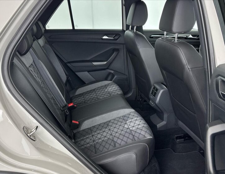 Volkswagen T-Roc SUV / Terénní 1,5 l 110 kw