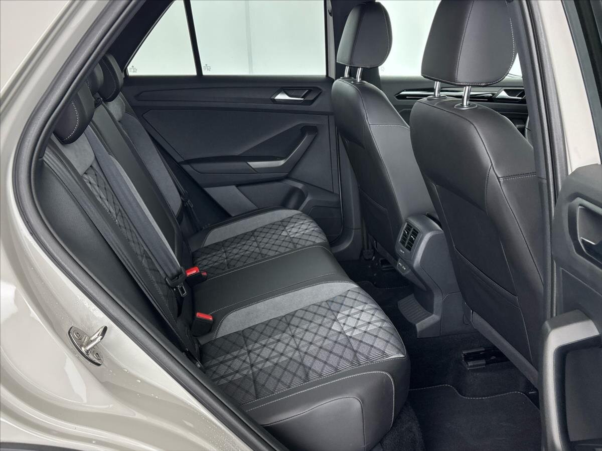 Volkswagen T-Roc SUV / Terénní 1,5 l 110 kw
