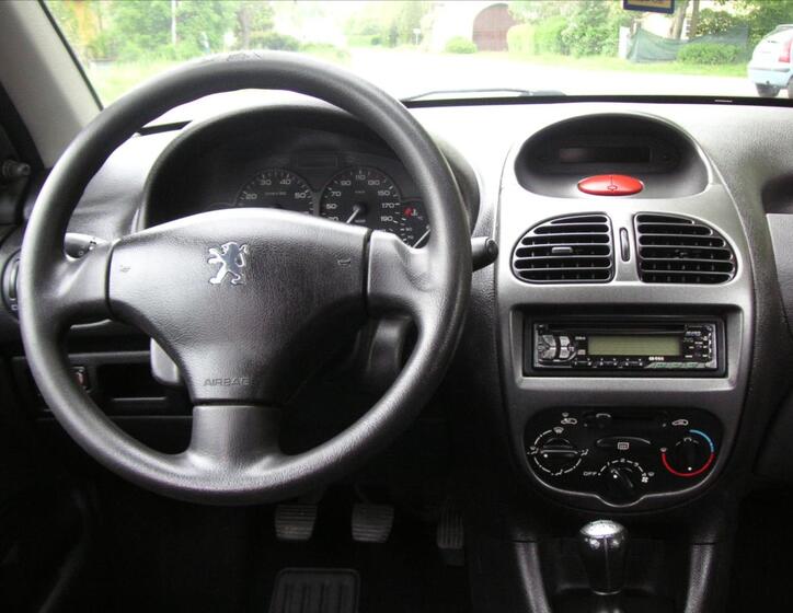 Peugeot 206 11