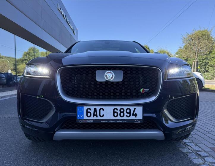Jaguar F-Pace 4