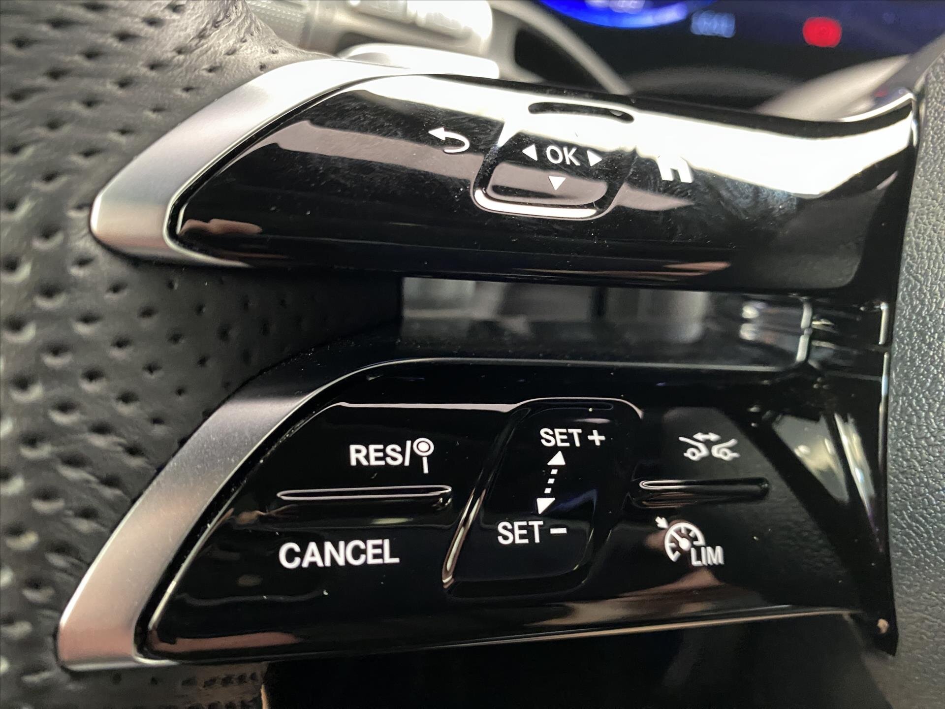 Mercedes-Benz EQS SUV / Terénní 0,0 330 kw