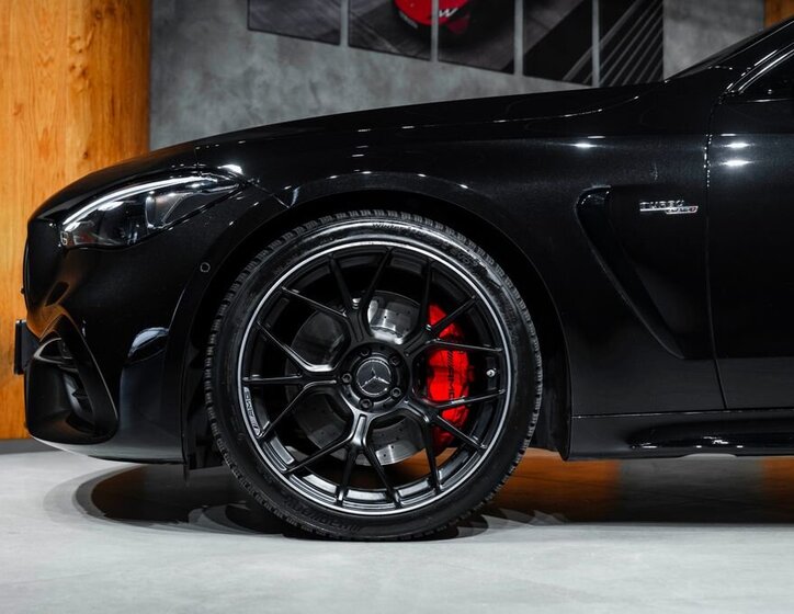 Mercedes-Benz Ostatní Kupé 0,0 330 kw