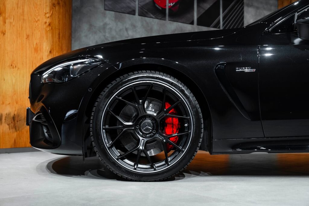 Mercedes-Benz Ostatní Kupé 0,0 330 kw