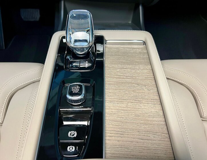 Volvo XC90 SUV / Terénní 2,0 l 184 kw