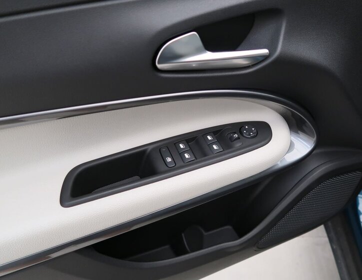 Fiat 600 Hatchback 1,2 l 100 kw