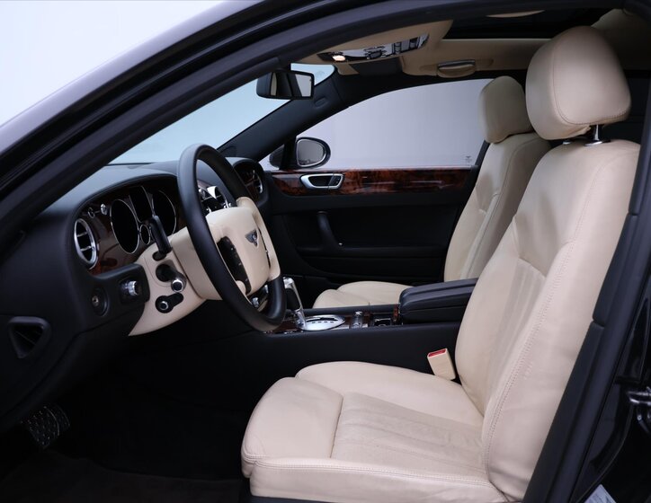 Bentley Continental Flying Spur Sedan 6,0 l 412 kw