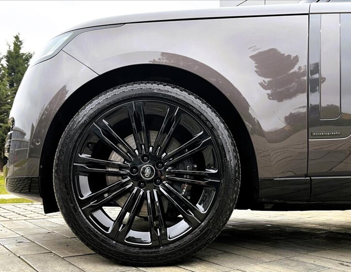 Land Rover Range Rover SUV / Terénní 4,4 l 390 kw