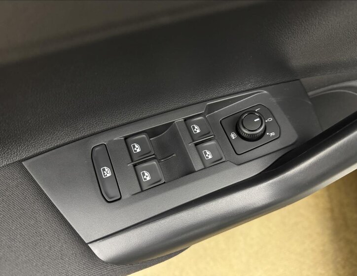 Volkswagen Polo Hatchback 999,0 59 kw