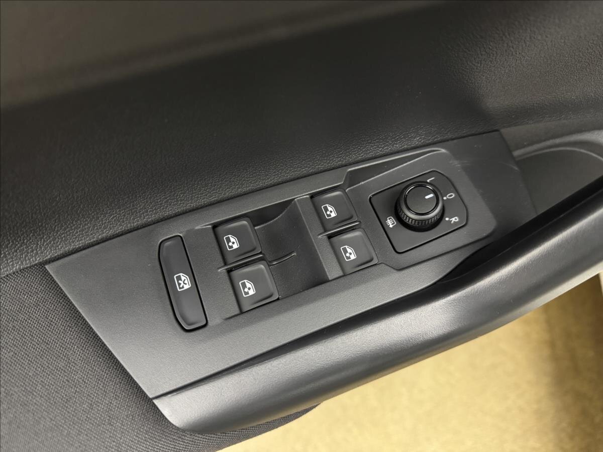 Volkswagen Polo Hatchback 999,0 59 kw