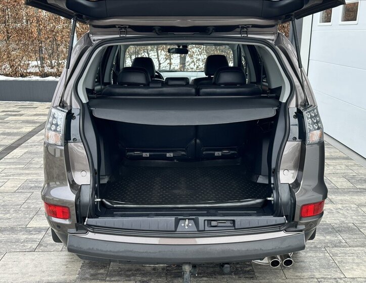 Mitsubishi Outlander SUV 2,3 l 130 kw