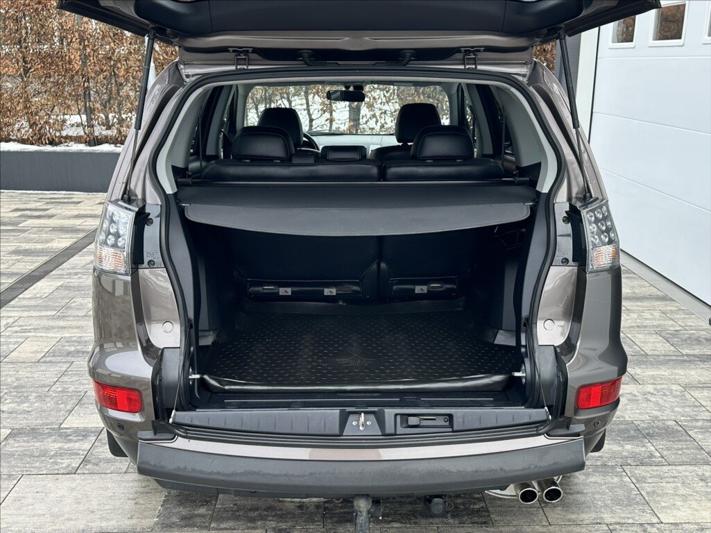 Mitsubishi Outlander SUV 2,3 l 130 kw