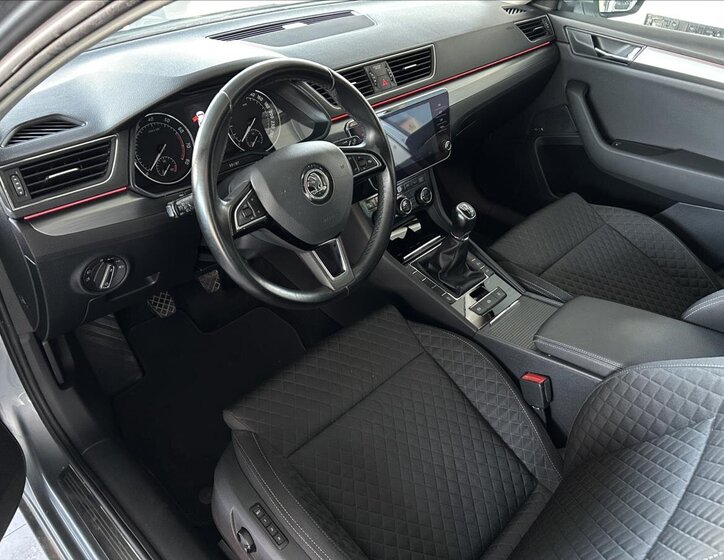 Škoda Superb Sedan / Limuzína 1,4 l 110 kw