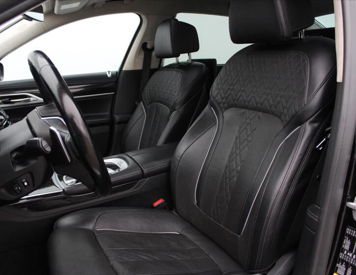 BMW Řada 7 10