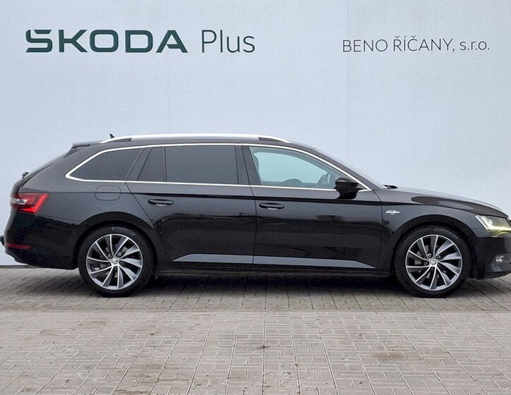 Škoda Superb 18