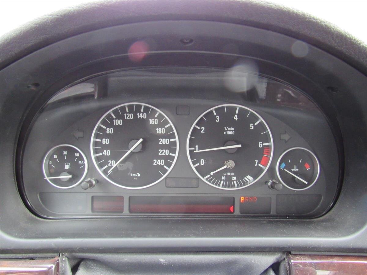 BMW Řada 5 Sedan / Limuzína 2,5 l 141 kw