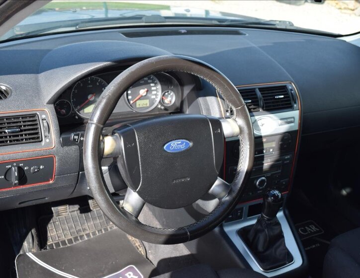 Ford Mondeo Kombi 1,8 l 96 kw
