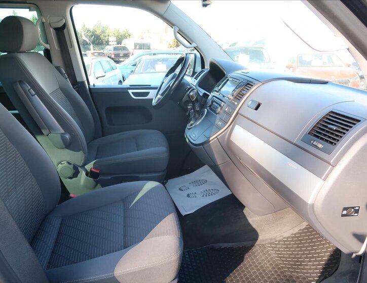 Volkswagen Multivan MPV 2,0 l 103 kw