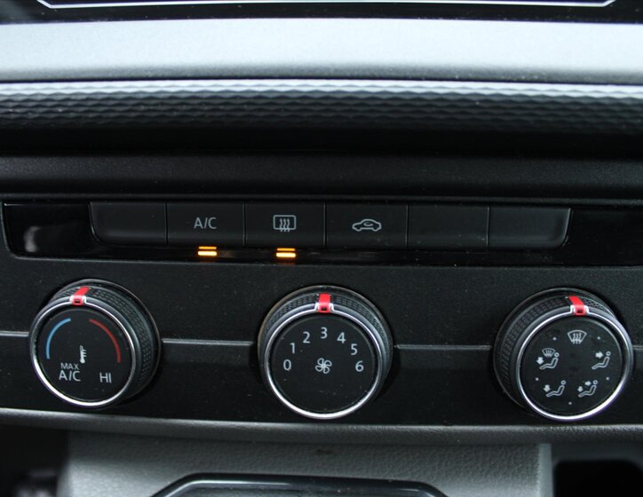 Volkswagen Transporter Kombi 2,0 l 110 kw