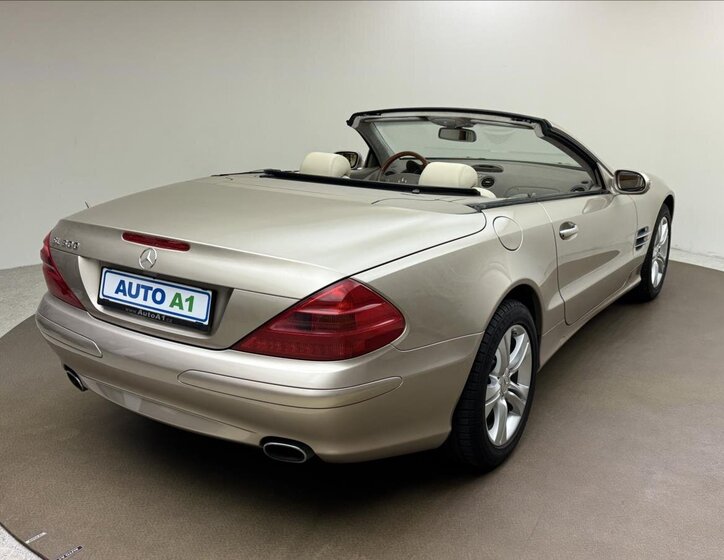 Mercedes-Benz SL 4