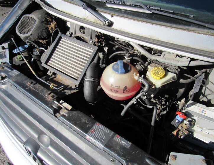 Volkswagen Caravelle Kombi 2,5 l 75 kw