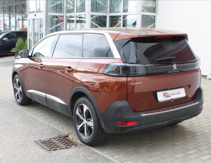 Peugeot 5008 SUV / Terénní 1,5 l 96 kw