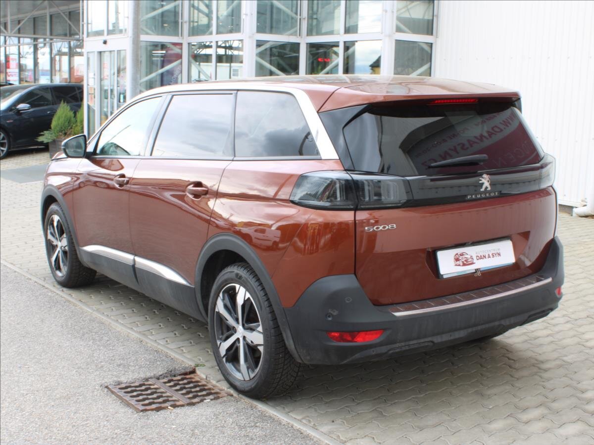 Peugeot 5008 SUV / Terénní 1,5 l 96 kw