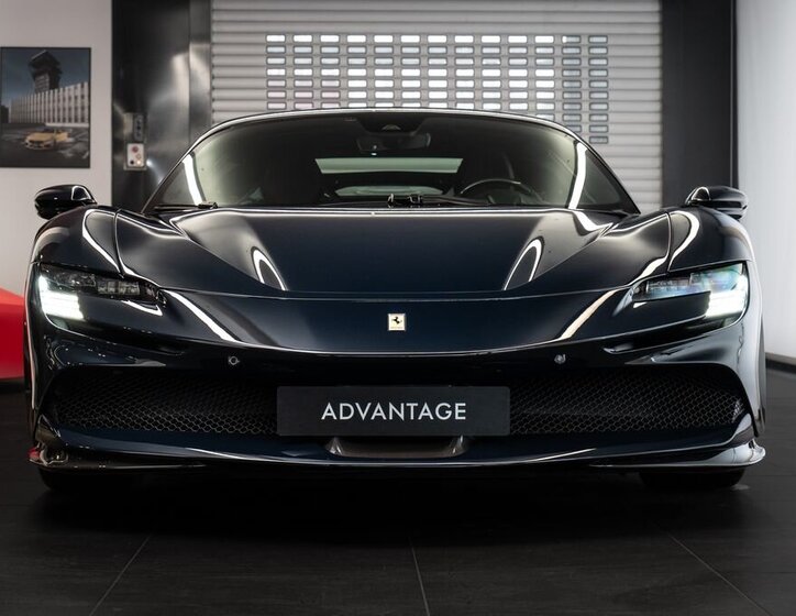 Ferrari SF90 Kupé 4,0 l 736 kw