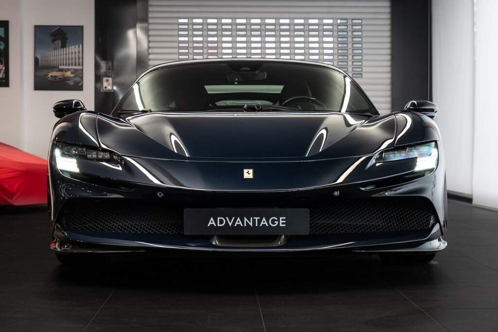 Ferrari SF90 Kupé 4,0 l 736 kw