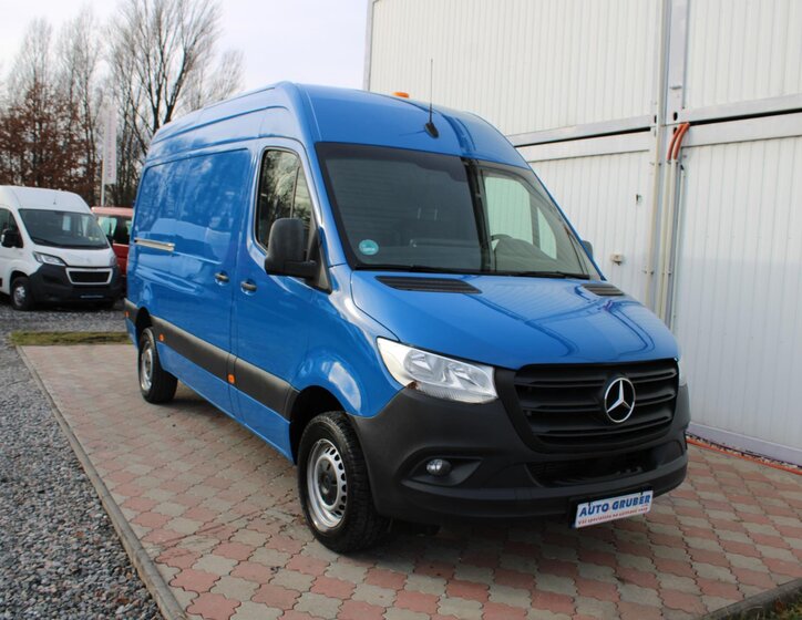 Mercedes-Benz Sprinter 2