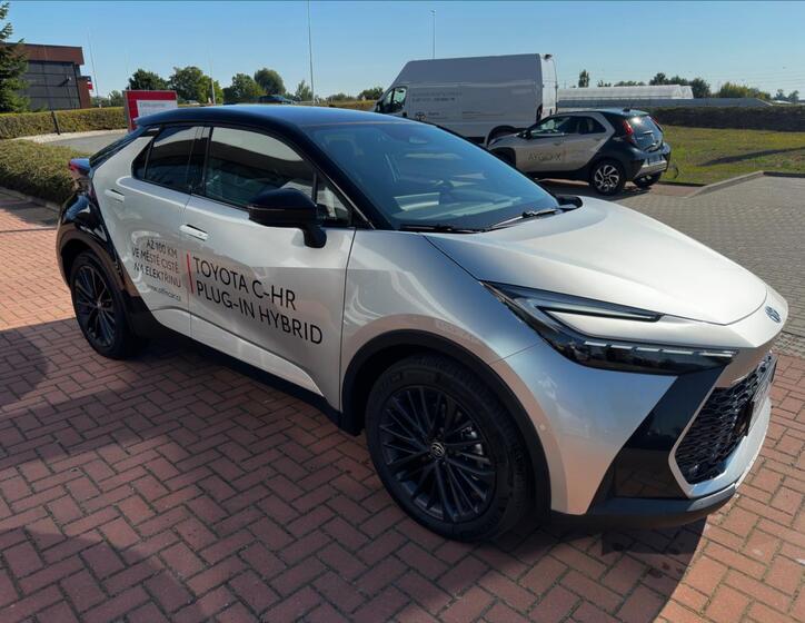 Toyota C-HR 2