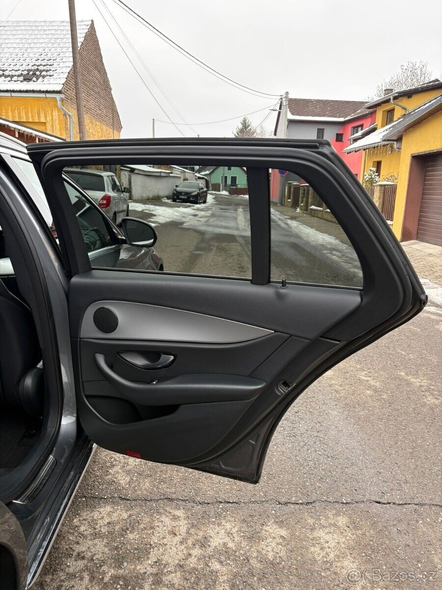 Mercedes-Benz Třídy E Kombi 0,0 0