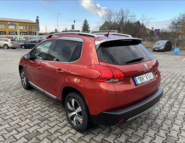 Peugeot 2008 6