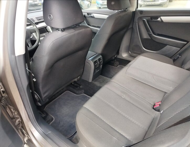 Volkswagen Passat Kombi 2,0 l 103 kw