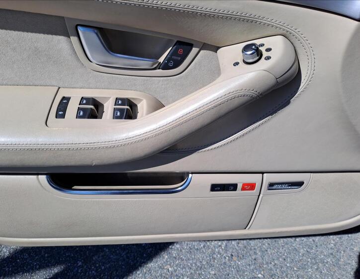 Audi A8 11