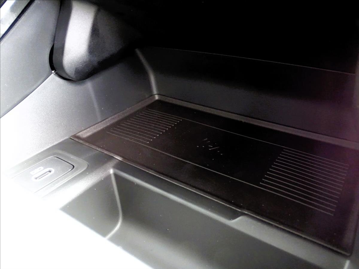 Land Rover Range Rover Velar SUV / Terénní 2,0 l 150 kw