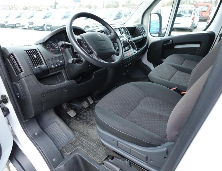 Peugeot Boxer Ostatní 2,2 l 121 kw