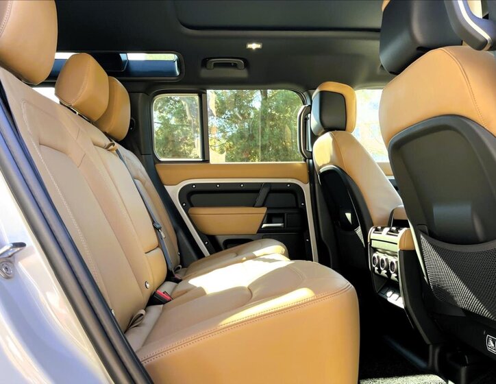 Land Rover Defender SUV / Terénní 5,0 l 313 kw