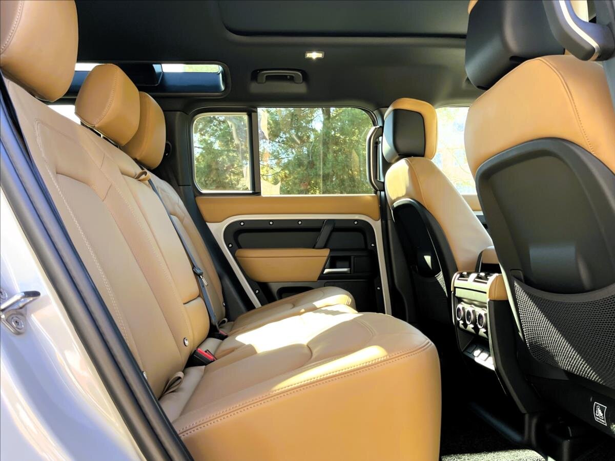 Land Rover Defender SUV / Terénní 5,0 l 313 kw